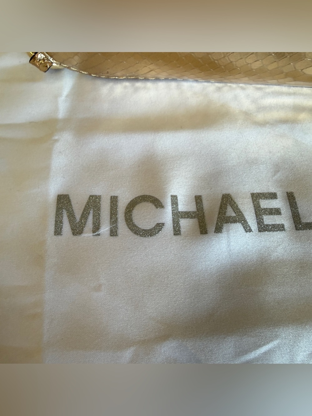 Michael Kors PIPER LG SHLDR FLAP EMBOSSED LEATHER - Picture 3 of 15